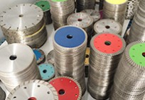 一种用于加工金刚石刀头的新型坯片夹具